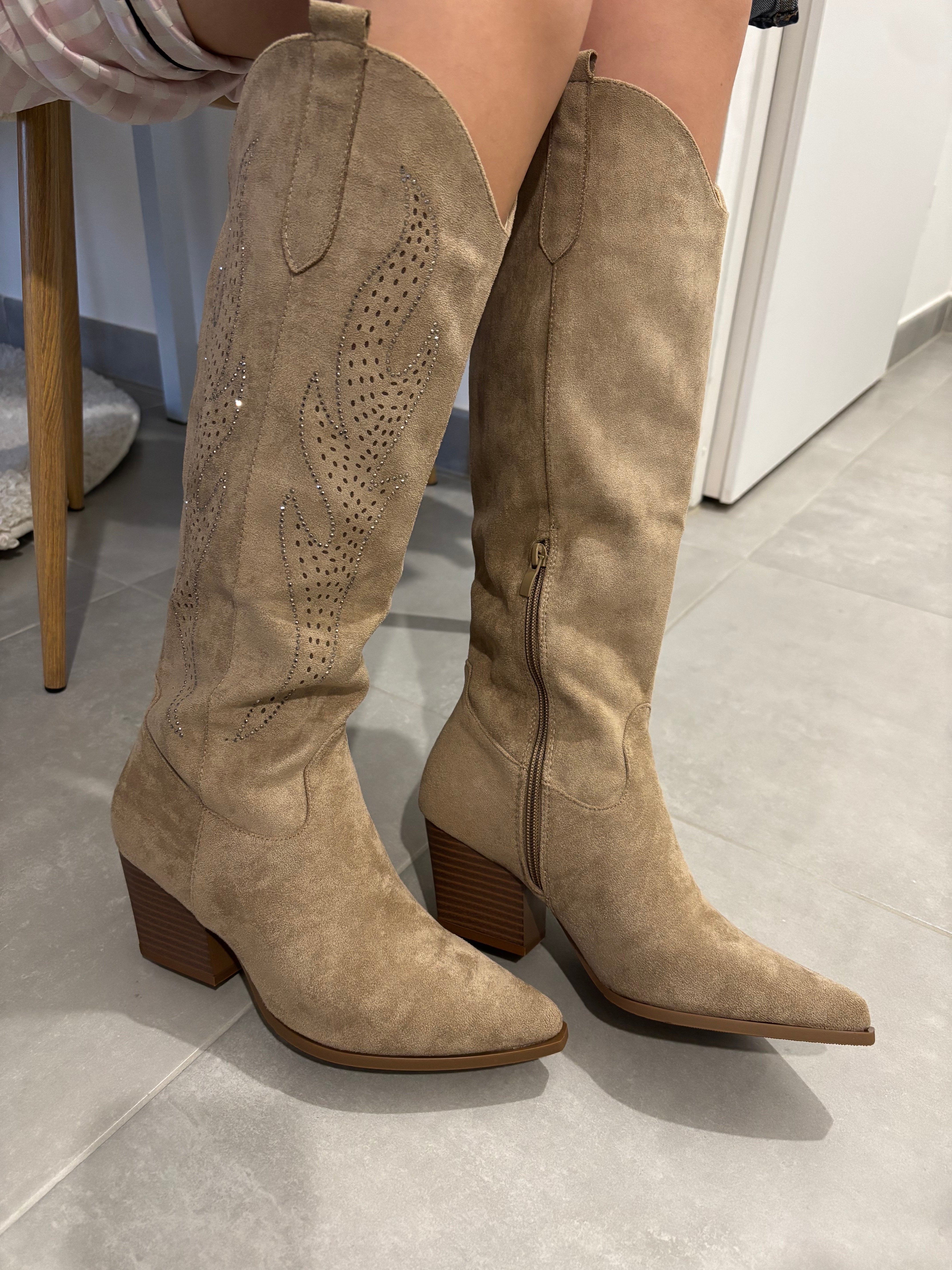 <em>Camille</em>